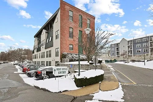 71 Princeton St Photo 1