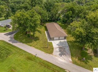 304 N Magnolia St, Green Ridge, MO 65332