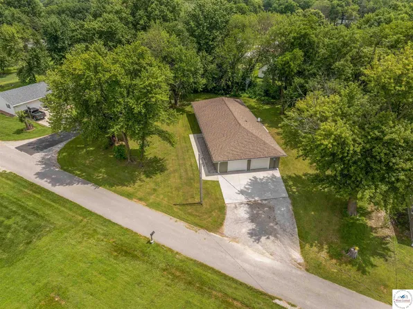 304 N Magnolia St, Green Ridge, MO 65332