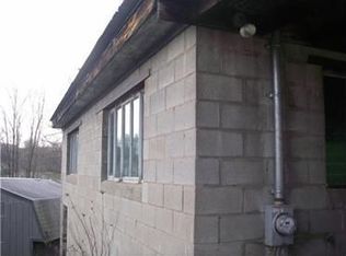 14 Alberts Ln, Oakdale, PA 15071