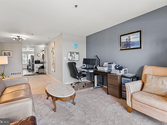 4th image of 5217 Le Parc Dr APT 5