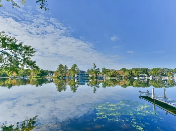 106 Lakeside Ave, Webster, MA 01570