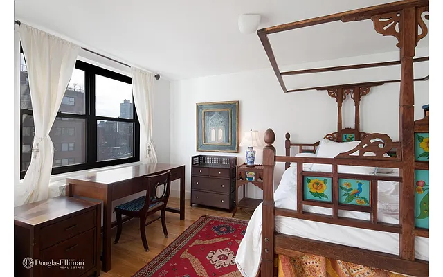 Rented by Douglas Elliman | media 16