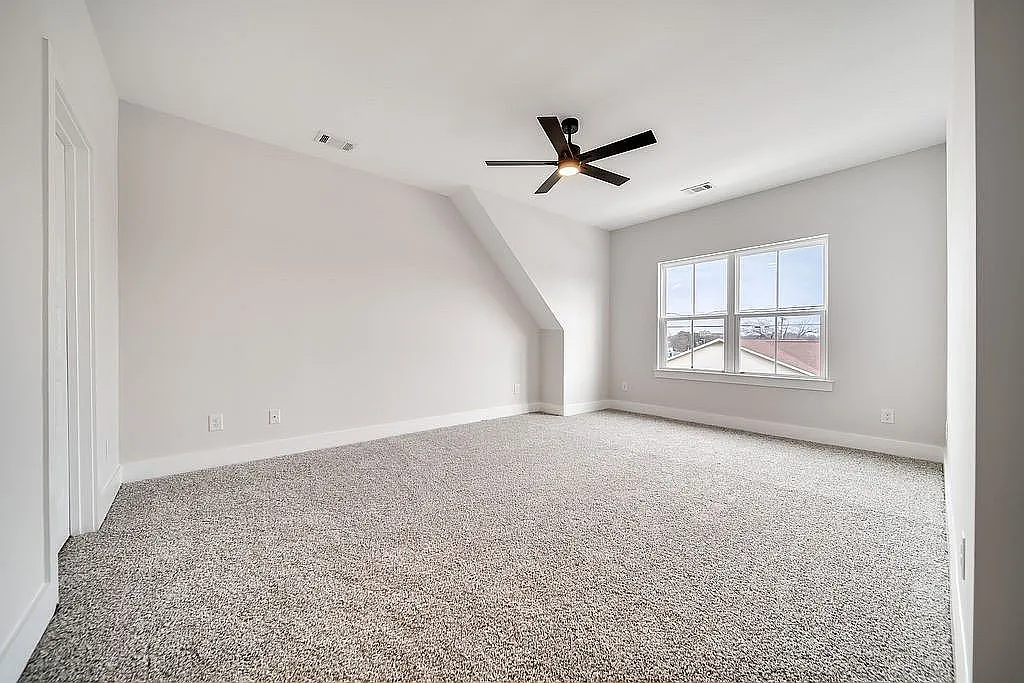 3 bed, 2.5 bath, 1320 sqft, $2,399 — Photo 4