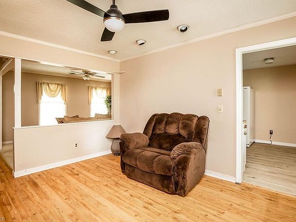 5th image of 7 Coachman Ct