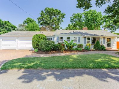 35 Vermont Street, Melville, NY, 11747