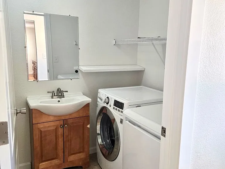 3613 Grandview Dr W — Photo 35