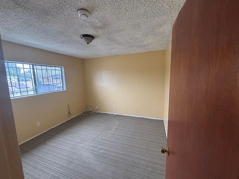 8866 S Wall St — Photo 9