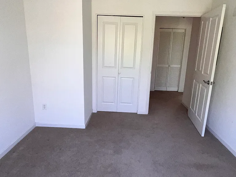 26 Schoolhouse Dr #204 — Photo 31