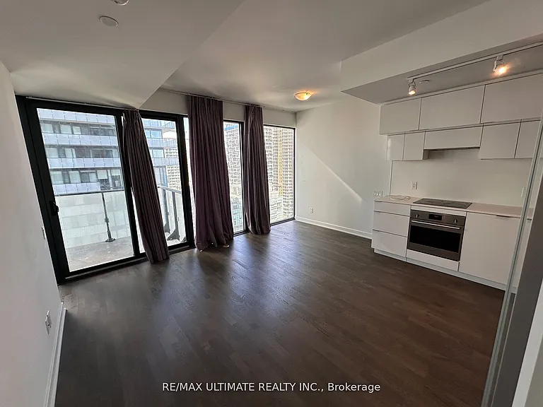 185 Roehampton Ave #1902 — Photo 13