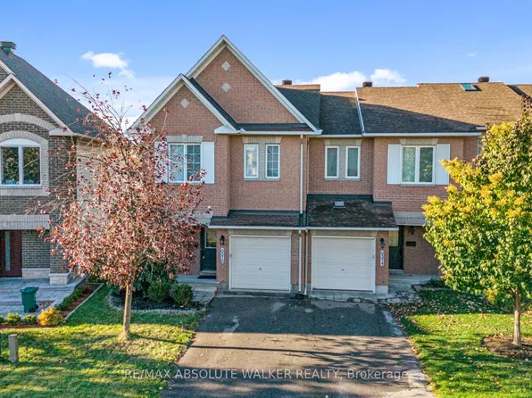 6376 Sablewood Pl, Ottawa, ON K1C 7M3