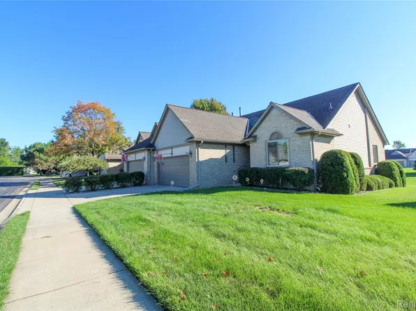 37734 Pebble Pointe Ct, Clinton Township, MI 48038