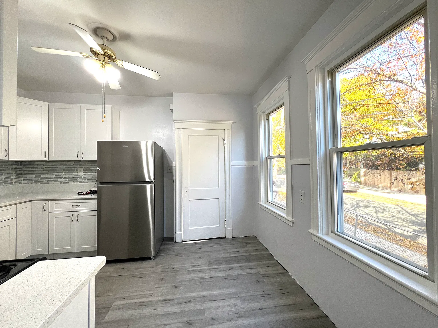 228 School St — Photo 4