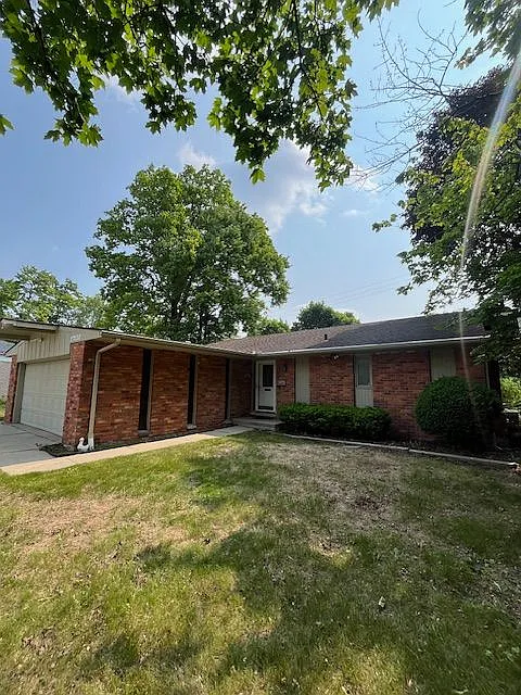 27030 Berkshire Dr