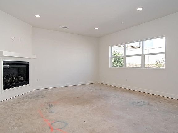 5th image of 1672 S Redwood St