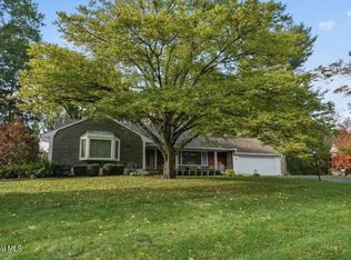 2528 Peters Ln, Niskayuna, NY 12309