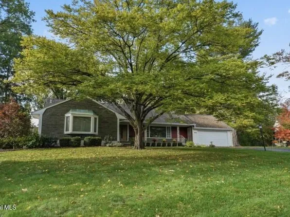 2528 Peters Lane, Niskayuna, NY 12309