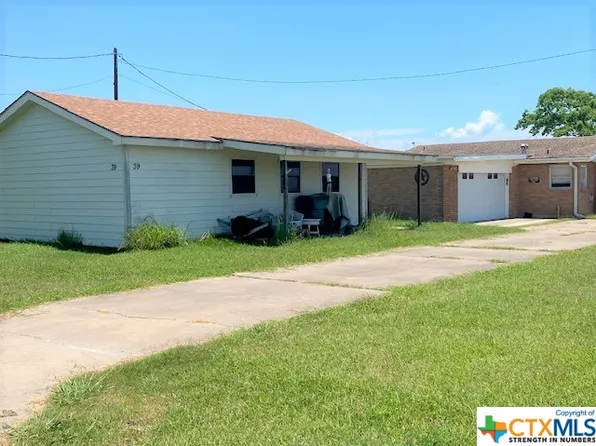 39 Sandcastle Dr, Port Lavaca, TX 77979