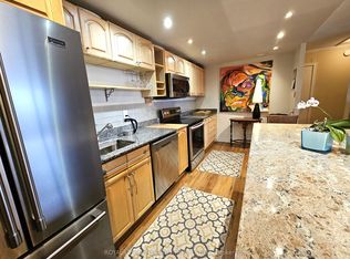 1535 Lakeshore Rd E #1704, Mississauga, ON L5E3E2
