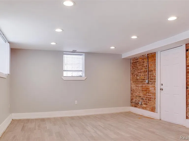 109 Leicester Ct #1 — Photo 3