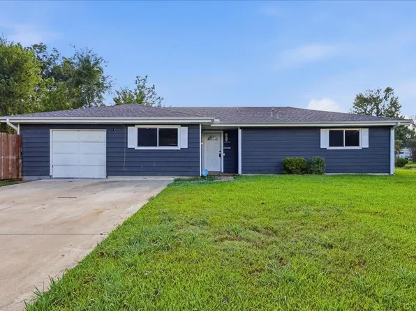3890 Bristol Dr, Beaumont, TX 77707