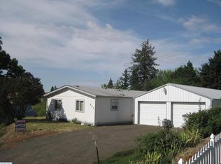 221 S Lake St, Tekoa, WA 99033