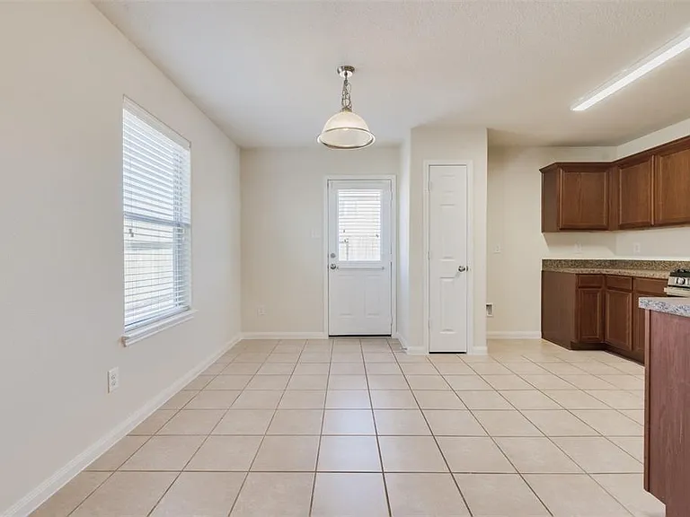 26918 Graybill Ct — Photo 7