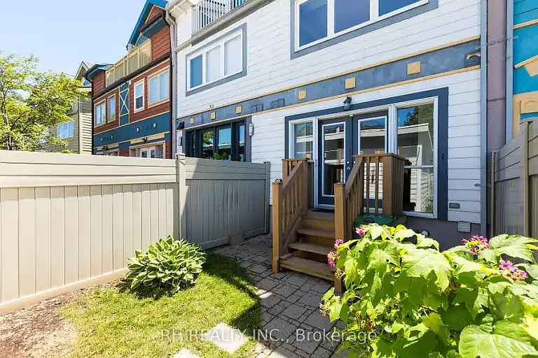 1820 Lake Shore Blvd E #1A — Photo 4