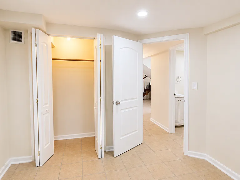 1016 N Ridgeway Ave #1R — Photo 15
