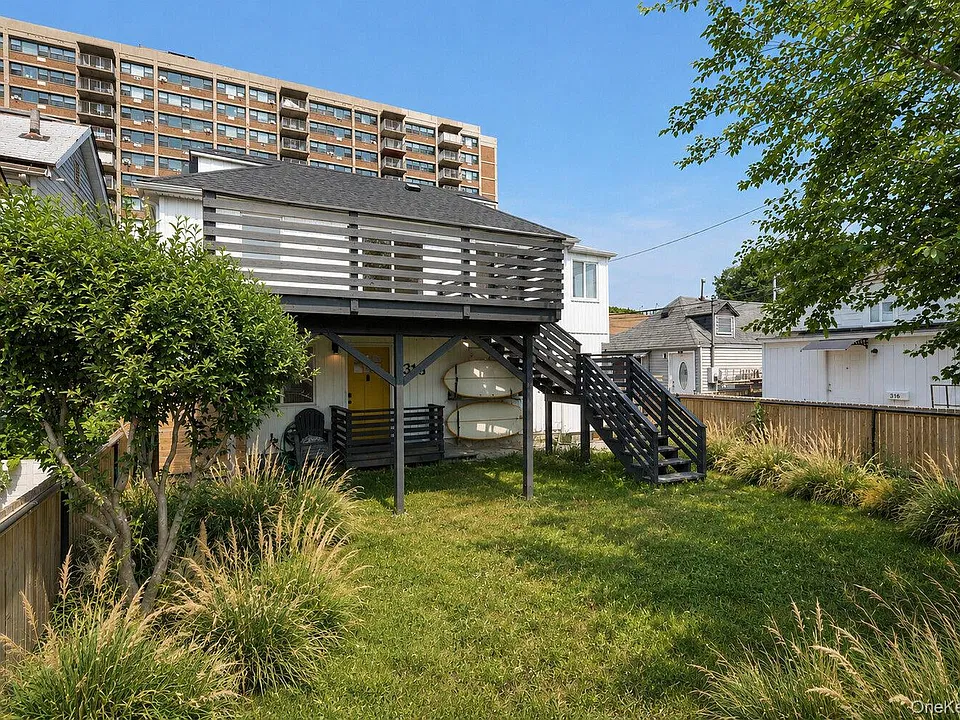 318A Beach 101st St
