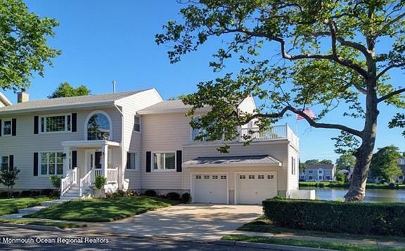 3rd image of 400 Ocean Rd