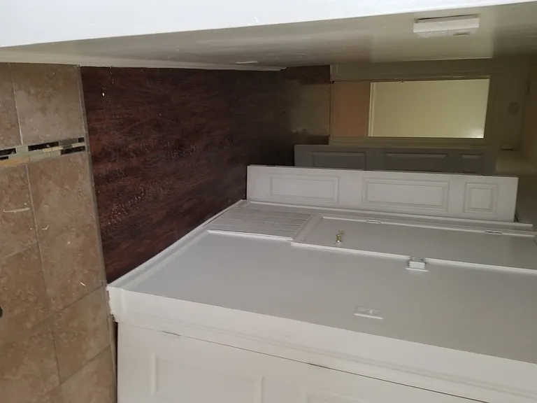 893 Polk Ave — Photo 17