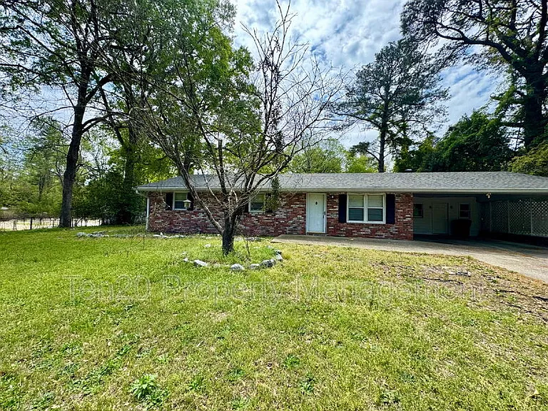 4702 Harbin St — Photo 1