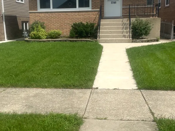 7741 Nashville Ave, Burbank, IL 60459