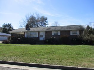 865 S 16th St, Wytheville, VA 24382