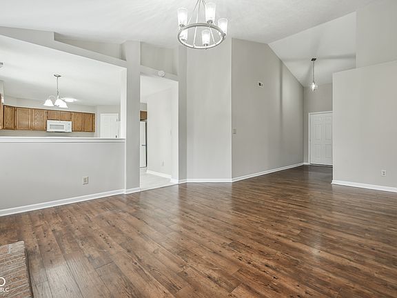 5th image of 9807 Traditions Ln