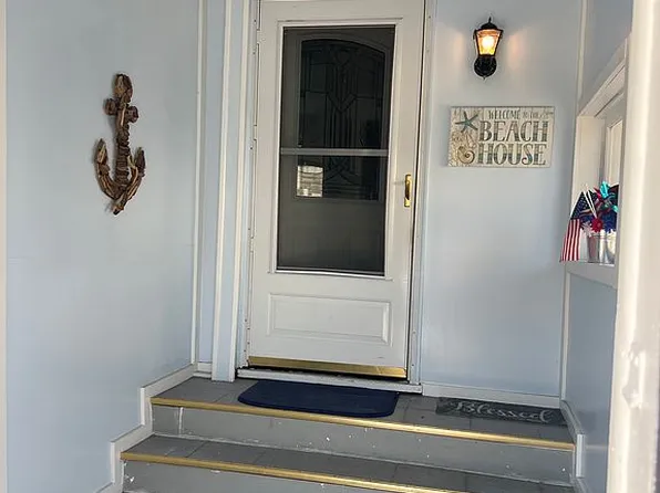 2217 Rockbridge Rd, Virginia Beach, VA 23455