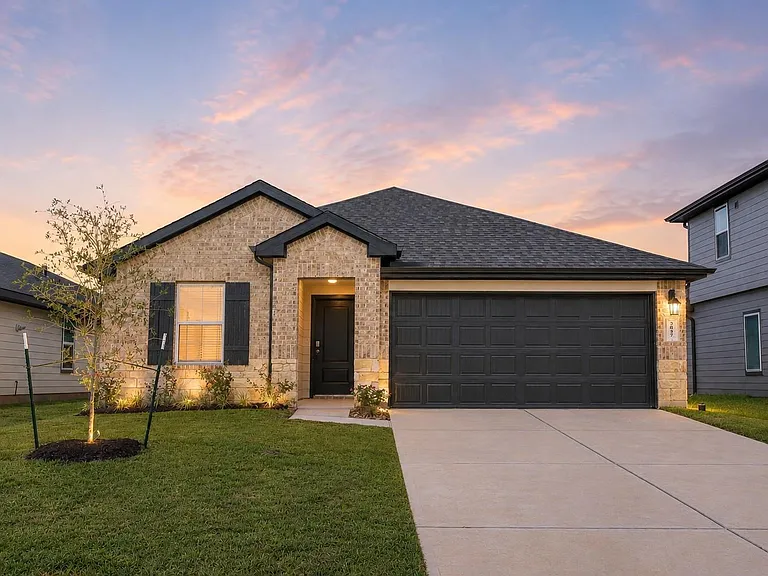 3027 Holland Lakes Dr — Photo 1
