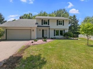 10336 Colony Ct, Eden Prairie, MN 55347