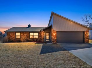 1113 W Durham St, Broken Arrow, OK 74011