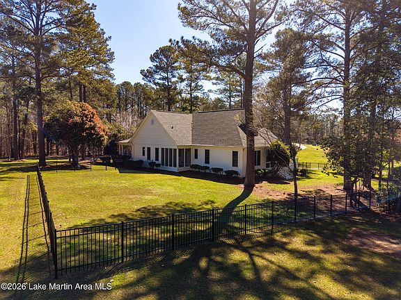 3rd image of 840 Stage Coach Rd