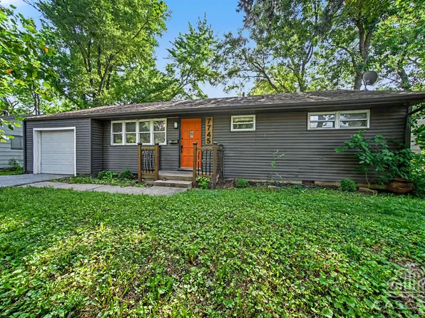 7745 Nall Ave, Prairie Village, KS 66208