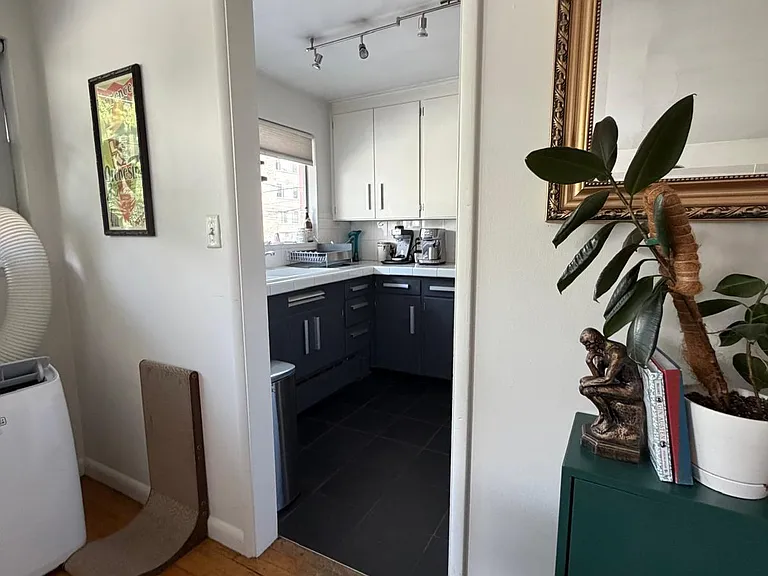 Kitchen entrance