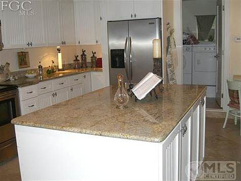 Customer gourmet style island kitchen