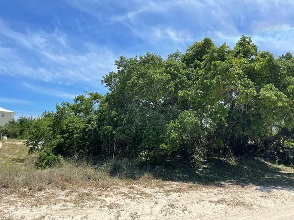 524 W Pine Ave, Eastpoint, FL 32328