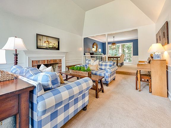 Family room with plenty of space for entertaining