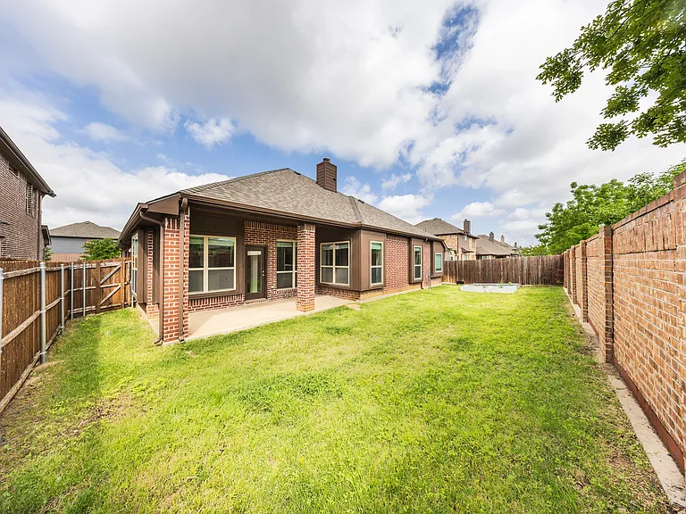 3404 Herron Dr — Photo 34