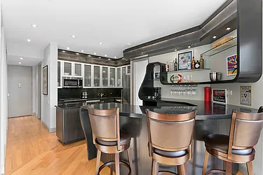 Rented by New York Casas Ltd.