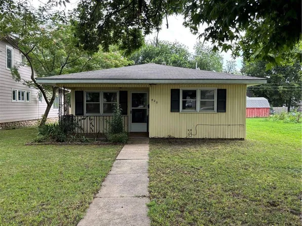 420 S Walnut St, Iola, KS 66749