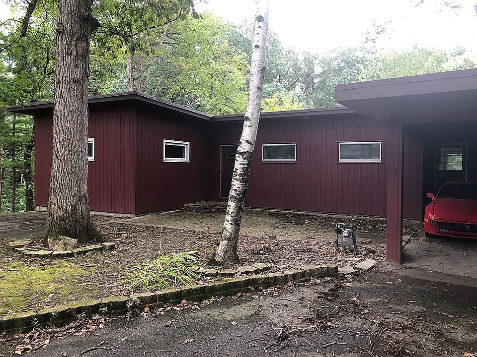 2nd image of 421 W 8th St
